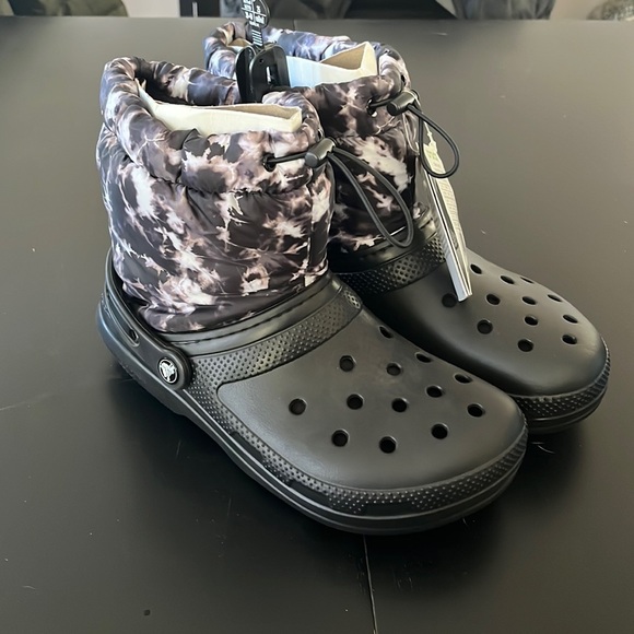 Crocs Winter Boots NWT Multiple Sizes - Picture 1 of 3